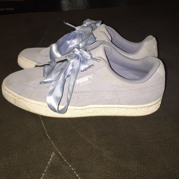 🌟Puma Suede Sneakers🌟 - Picture 3 of 6